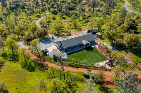 View/Area - 14135 Dos Pinon Trl, Redding, CA 96003 photo 2 of 3