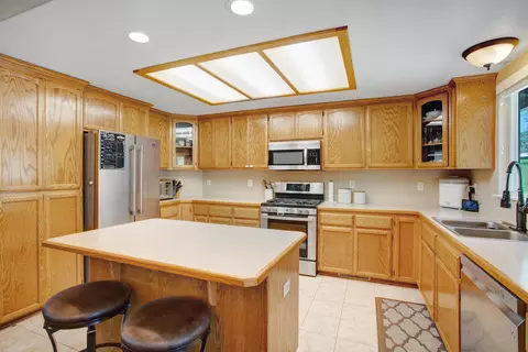 Kitchen - 14135 Dos Pinon Trl, Redding, CA 96003 photo 1 of 2