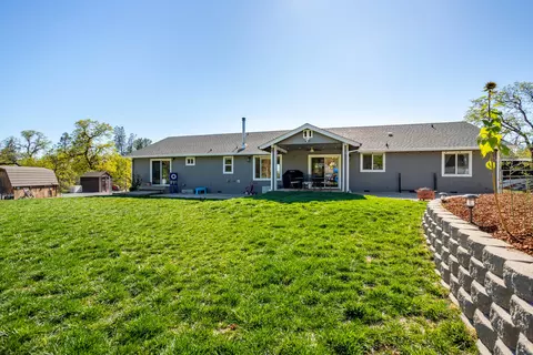 Exterior - 14135 Dos Pinon Trl, Redding, CA 96003 photo 4 of 9