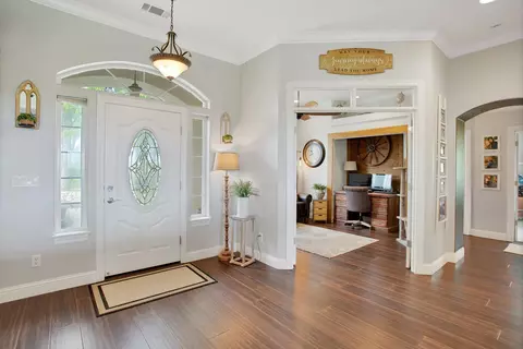 Entry Way - 16416 Old Mission Dr, Red Bluff, CA 96080 photo 1 of 1