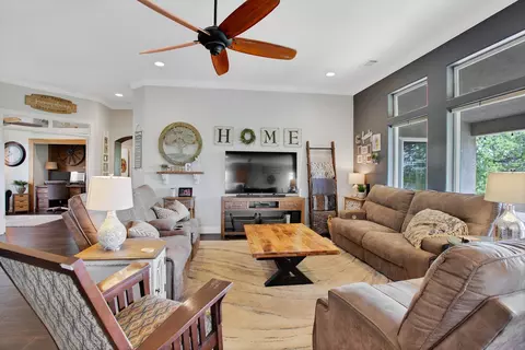 Living - 16416 Old Mission Dr, Red Bluff, CA 96080 photo 1 of 3