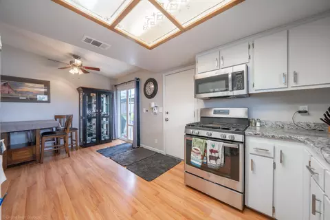 Kitchen - 3765 Lake Forest Dr, Redding, CA 96003 photo 5 of 5