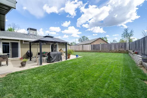 Exterior - 3765 Lake Forest Dr, Redding, CA 96003 photo 10 of 20