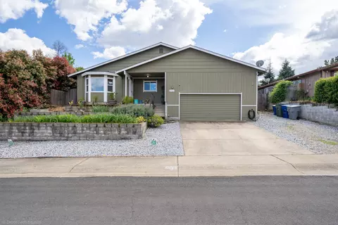 Exterior - 3765 Lake Forest Dr, Redding, CA 96003 photo 2 of 20