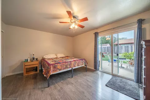 Bedroom - 3765 Lake Forest Dr, Redding, CA 96003 photo 3 of 5