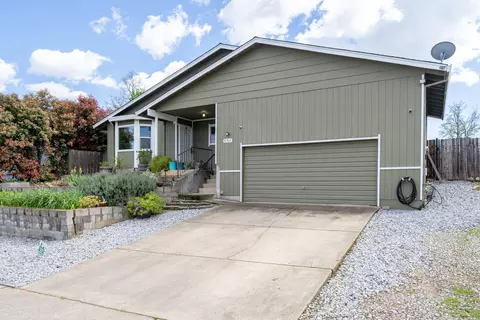 Exterior - 3765 Lake Forest Dr, Redding, CA 96003 photo 6 of 20