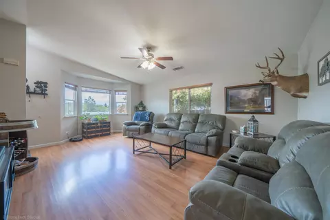 Living - 3765 Lake Forest Dr, Redding, CA 96003 photo 3 of 4