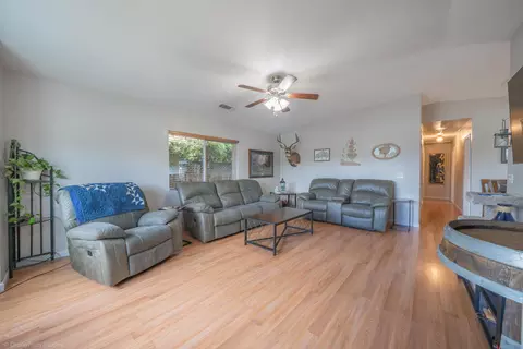 Living - 3765 Lake Forest Dr, Redding, CA 96003 photo 2 of 4