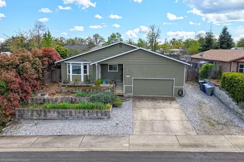Exterior - 3765 Lake Forest Dr, Redding, CA 96003 photo 17 of 20