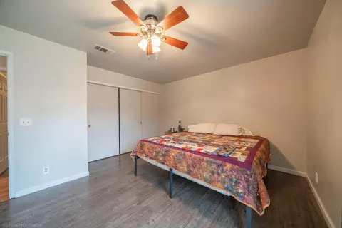 Bedroom - 3765 Lake Forest Dr, Redding, CA 96003 photo 4 of 5