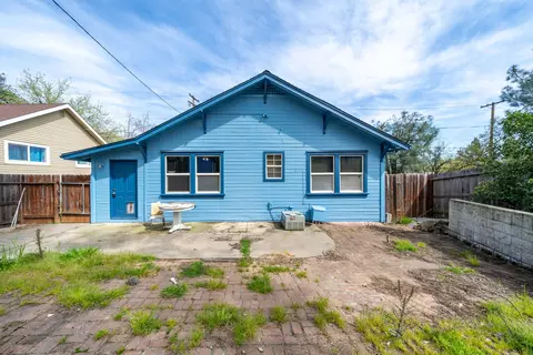 Exterior - 1328 Magnolia Ave, Redding, CA 96001 photo 7 of 11