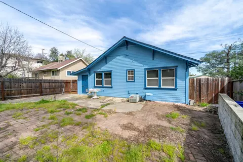Exterior - 1328 Magnolia Ave, Redding, CA 96001 photo 6 of 11