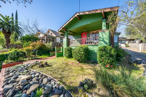 Exterior - 1186 Willis St, Redding, CA 96001 photo 3 of 9