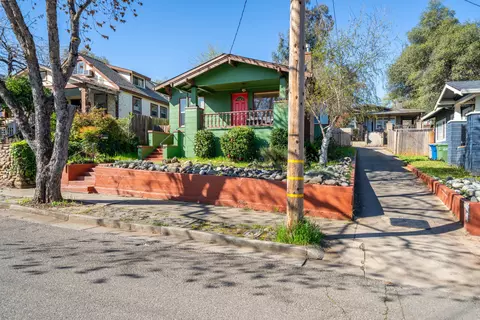 1186 Willis St, Redding, CA 96001