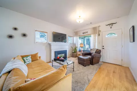 Living - 1186 Willis St, Redding, CA 96001 photo 1 of 3