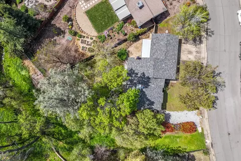 Exterior - 2119 Wisconsin Ave, Redding, CA 96001 photo 4 of 4