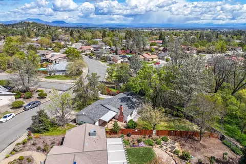View/Area - 2119 Wisconsin Ave, Redding, CA 96001 photo 2 of 2