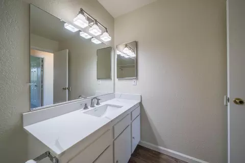 Bath - 2119 Wisconsin Ave, Redding, CA 96001 photo 3 of 3
