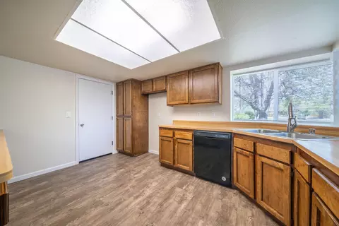 Kitchen - 2119 Wisconsin Ave, Redding, CA 96001 photo 2 of 4