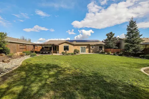 Exterior - 4022 Palm Springs Dr, Redding, CA 96002 photo 3 of 7