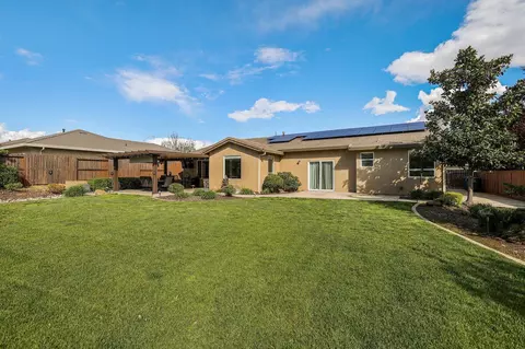 Exterior - 4022 Palm Springs Dr, Redding, CA 96002 photo 4 of 7
