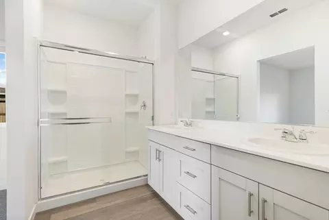 Bath - 3781 Thea Dr #LOT 10, Redding, CA 96001 photo 2 of 3