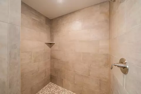 Bath - 3456 Laver St, Redding, CA 96002 photo 4 of 7