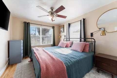 Bedroom - 2240 Alameda Ave, Redding, CA 96001 photo 1 of 4