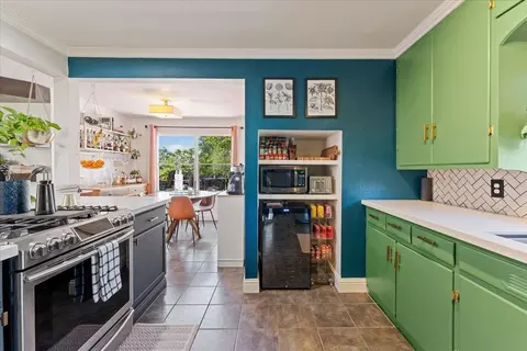 Kitchen - 2240 Alameda Ave, Redding, CA 96001 photo 2 of 3