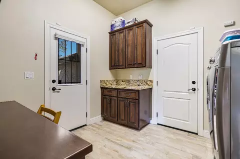 5697 Constitution Way, Redding, CA 96003 photo 17
