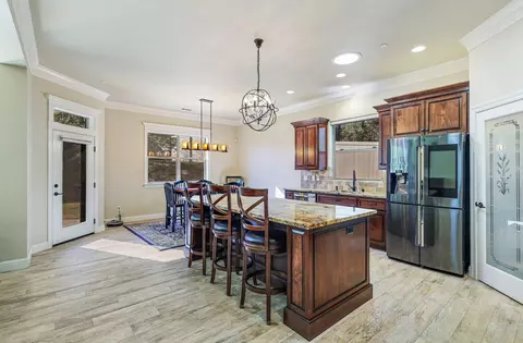 5697 Constitution Way, Redding, CA 96003 photo 3
