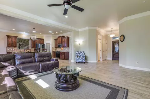 5697 Constitution Way, Redding, CA 96003 photo 6