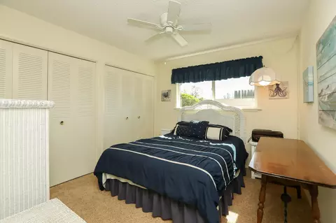 Bedroom - 905 Hallmark Dr, Redding, CA 96001 photo 3 of 5