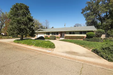 Exterior - 905 Hallmark Dr, Redding, CA 96001 photo 4 of 25