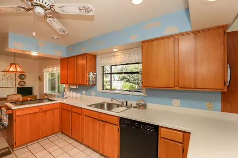 Kitchen - 905 Hallmark Dr, Redding, CA 96001 photo 1 of 9