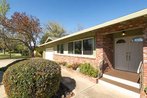 Exterior - 905 Hallmark Dr, Redding, CA 96001 photo 6 of 25