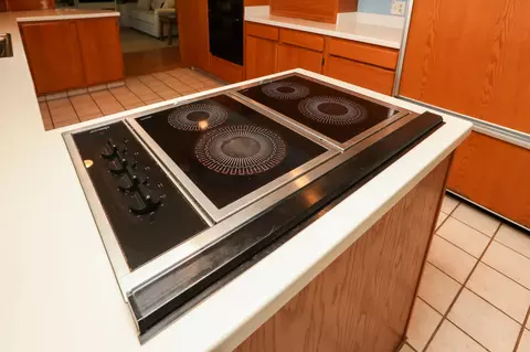 Kitchen - 905 Hallmark Dr, Redding, CA 96001 photo 4 of 9