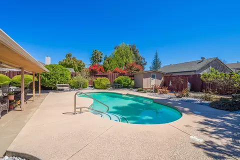 Exterior - 2127 Sophy Pl, Redding, CA 96003 photo 8 of 15