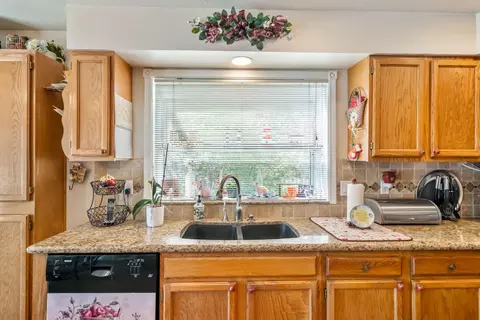 Kitchen - 2127 Sophy Pl, Redding, CA 96003 photo 3 of 3