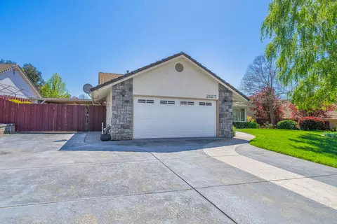 Exterior - 2127 Sophy Pl, Redding, CA 96003 photo 14 of 15