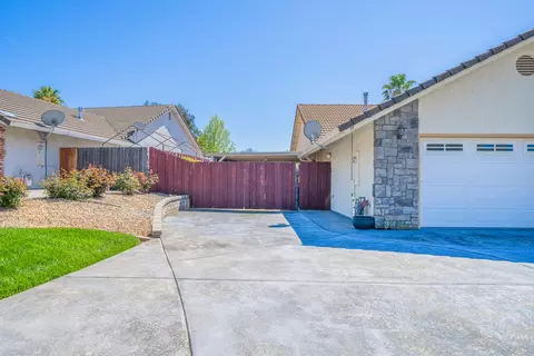 Exterior - 2127 Sophy Pl, Redding, CA 96003 photo 9 of 15