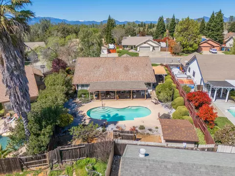 Exterior - 2127 Sophy Pl, Redding, CA 96003 photo 11 of 15