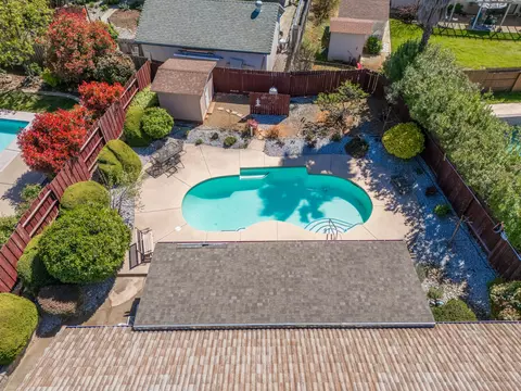 Exterior - 2127 Sophy Pl, Redding, CA 96003 photo 10 of 15