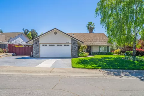 2127 Sophy Pl, Redding, CA 96003