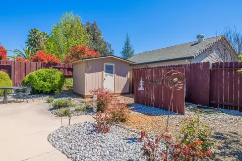 Exterior - 2127 Sophy Pl, Redding, CA 96003 photo 7 of 15