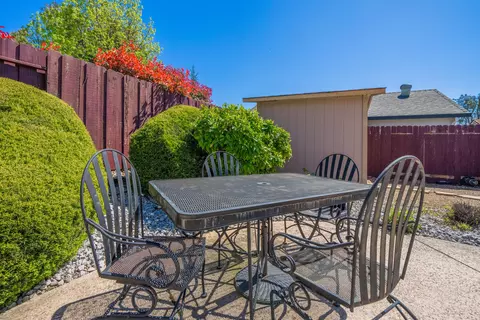 Exterior - 2127 Sophy Pl, Redding, CA 96003 photo 6 of 15
