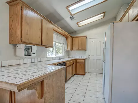 Kitchen - 19263 Bjan Ln, Redding, CA 96003 photo 1 of 4
