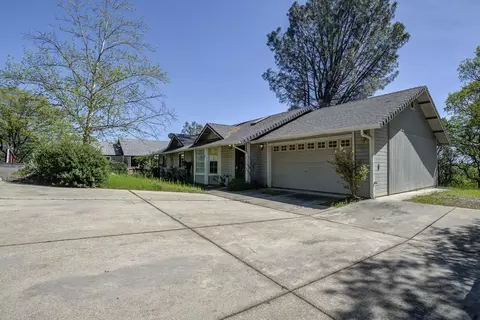 Exterior - 19263 Bjan Ln, Redding, CA 96003 photo 2 of 6