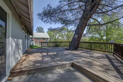 Exterior - 19263 Bjan Ln, Redding, CA 96003 photo 4 of 6