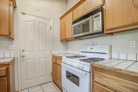 Kitchen - 19263 Bjan Ln, Redding, CA 96003 photo 3 of 4